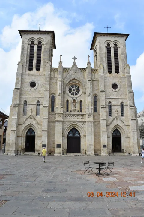 Front facade of San Fernando Cathedral in San Antonio, Texas